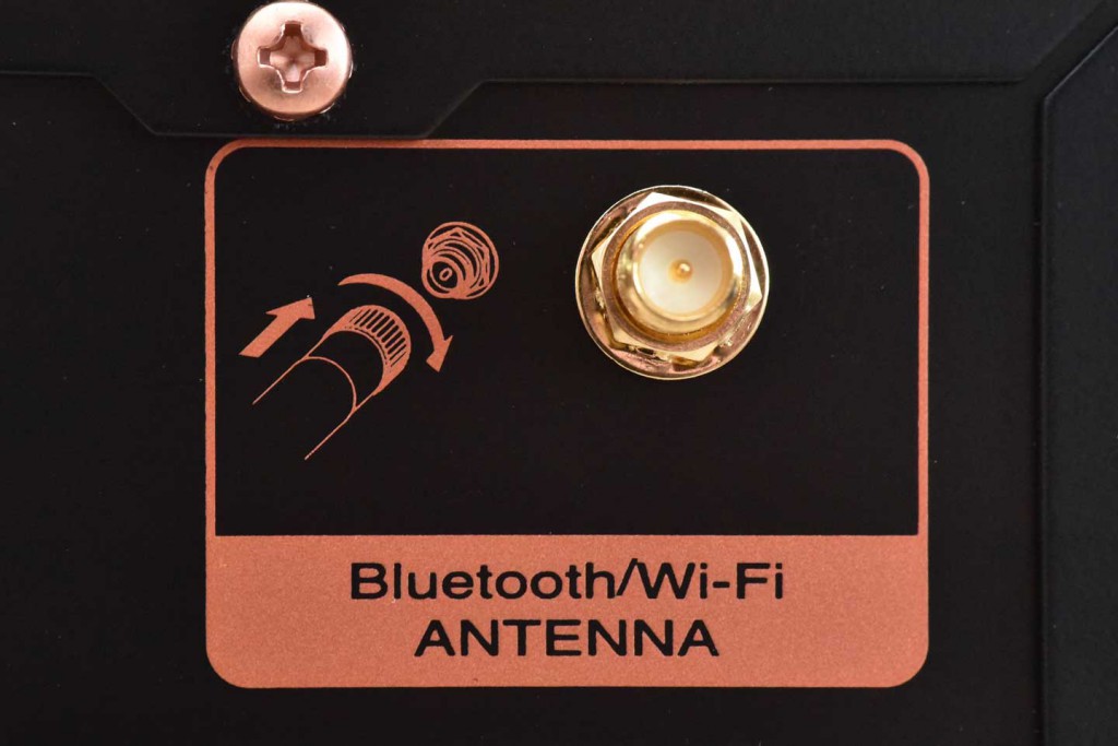 Marantz AV8802 WLAN- und Bluetooth-Antennen