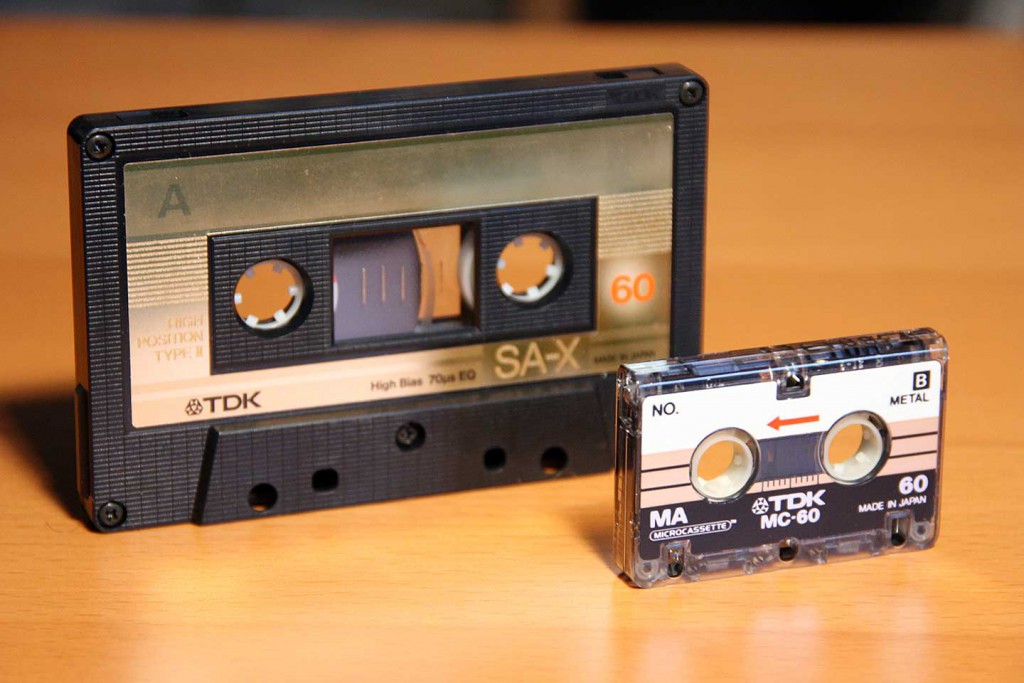 compact-vs-microcassette