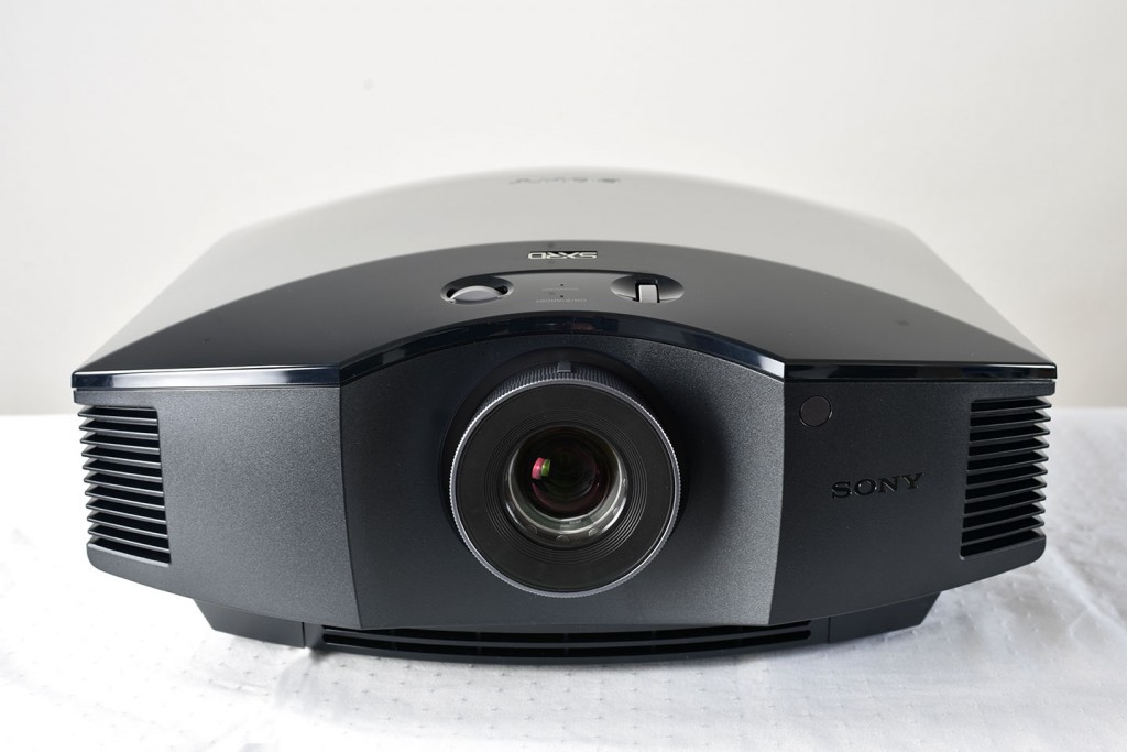 Sony VPL-HW65ES Front