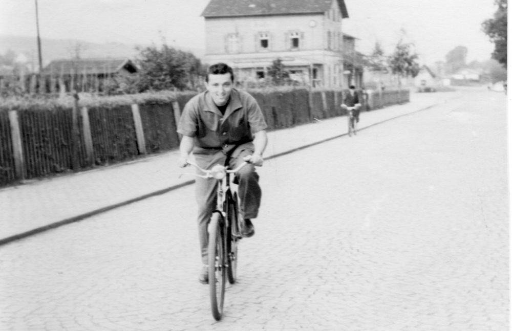 Fritz Wunderlich auf Fahrrad