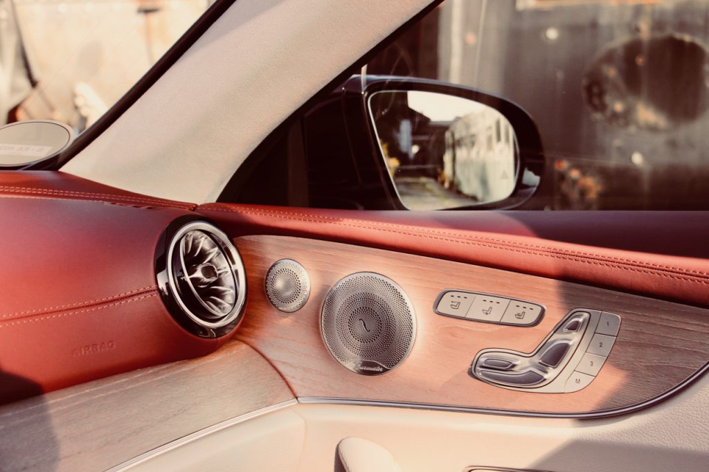 Mercedes E 400 4MATIC Cabriolet mit Burmester Sound-System