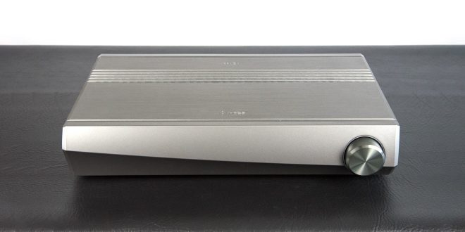 Denon HEOS AVR: Minimalistischer AV-Receiver und Multi-Room-Streaming-Zentrale. 899 Euro (Foto: R. Vogt)