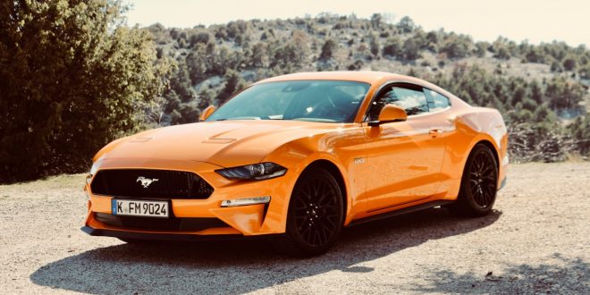 Ford Mustang GT mit Shaker Sound