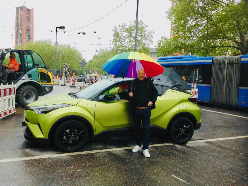 TOYOTA C-HR Neon Lime – Powered by JBL Special Edition