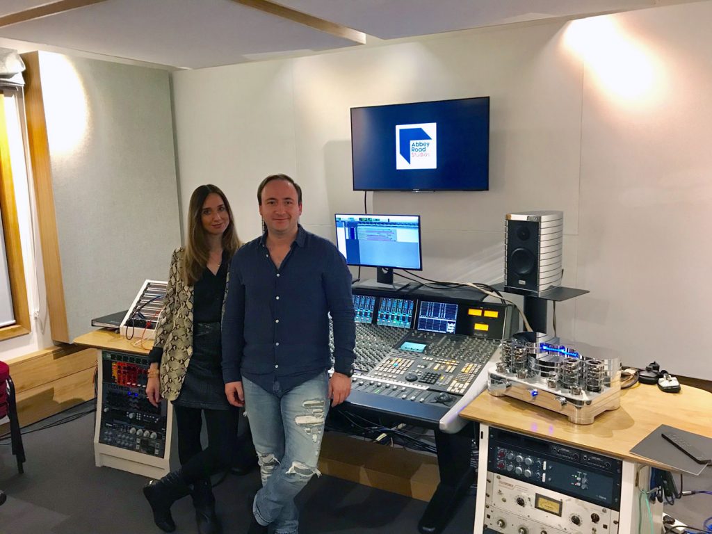 Janina Dietz & Tobias Wendl in den Abbey Road Studios