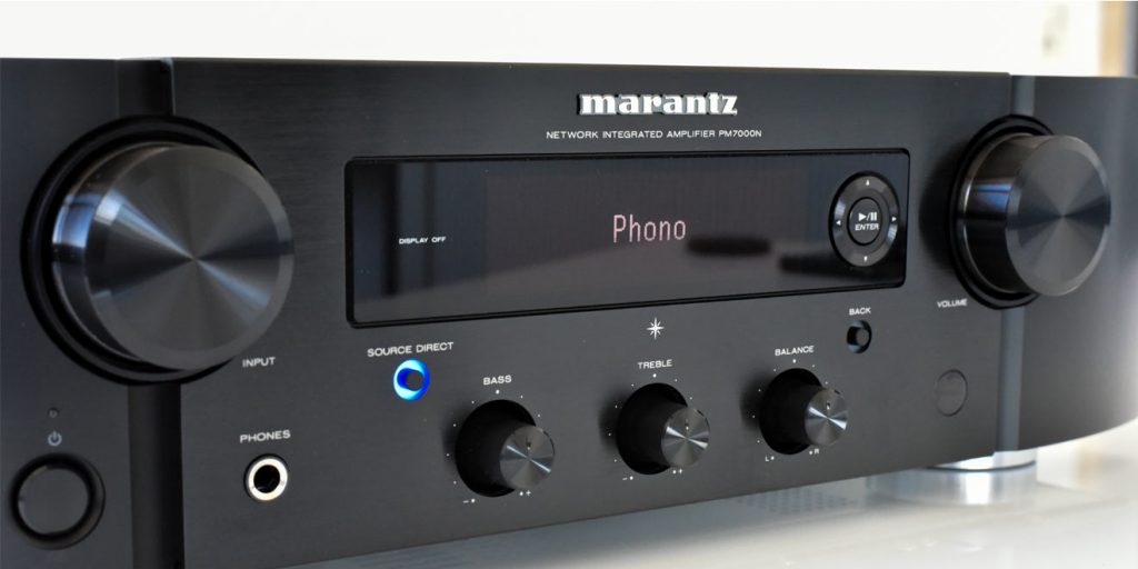 Marantz PM7000N vereint klassischen analigen Vollverstärker mit HEOS Streaming und Digitalaudio. 1.200 Euro (Foto: R. Vogt)