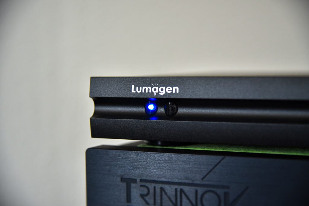 Lumagen Radiance Pro. Wenn's stört: Das helle, blaue Power-LED ist abschaltbar (Foto: R. Vogt)