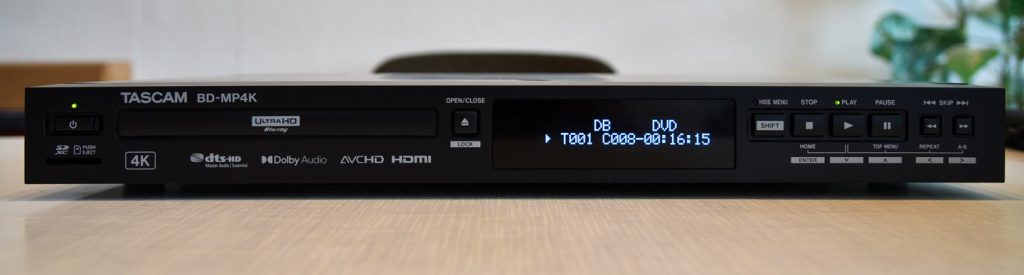 Tascam BD-MP4K: 19-Zoll Rackmaß mit einer Höheneinheit (Foto: R. Vogt)