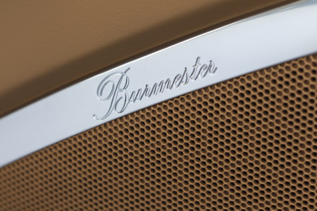 Lautsprechergrill mit Burmester-Logo im Porsche Panamera