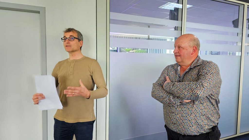 VIDI in Darmstadt produziert den Atmos-Ton für sky. Links Ton-Chef Professor Felix Krückels, rechts VIDI-Chef Jürgen Jahn (Foto: R. Vogt)