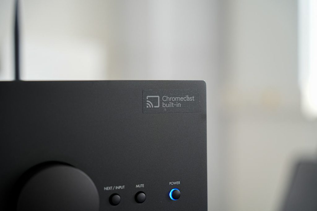 Chromcast für universelle Audiozuspielung neben DLNA, Bluetooth und AirPlay 2 (Foto: R. Vogt)
