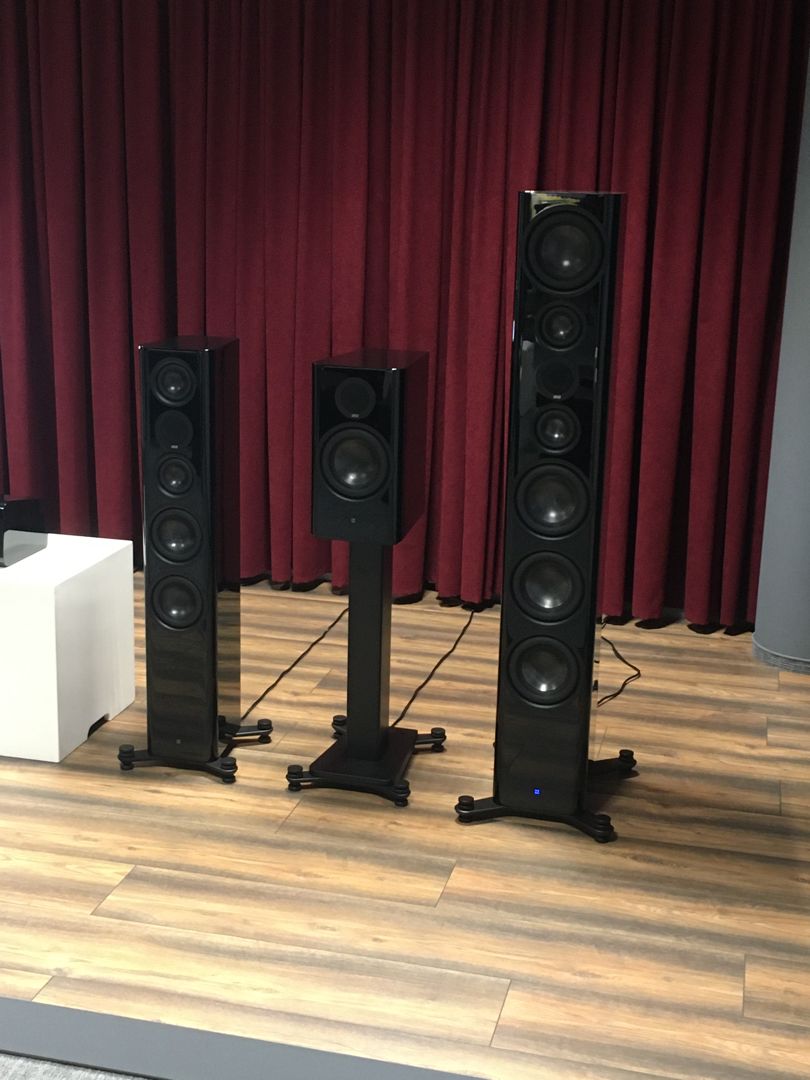 Nubert nuZeo active speaker Line-up in high-gloss black finish