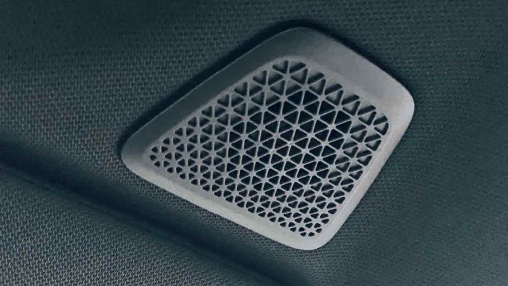 BMW iX im Test: 3D-Effekt-Lautsprecher im Dach