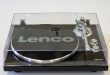 Vergleichstest Einsteiger-Plattenspieler: Elegant designter Lenco LBT-215 mit gutem Tonabnehmer und Bluetooth, 329 Euro (Foto: R. Vogt)