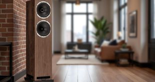 Fyne-Audio-F502S-lifestyle